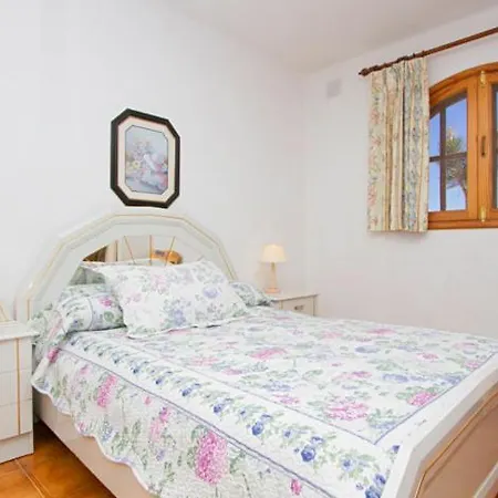 Villa Rondas With Sea View And Jacuzzi *